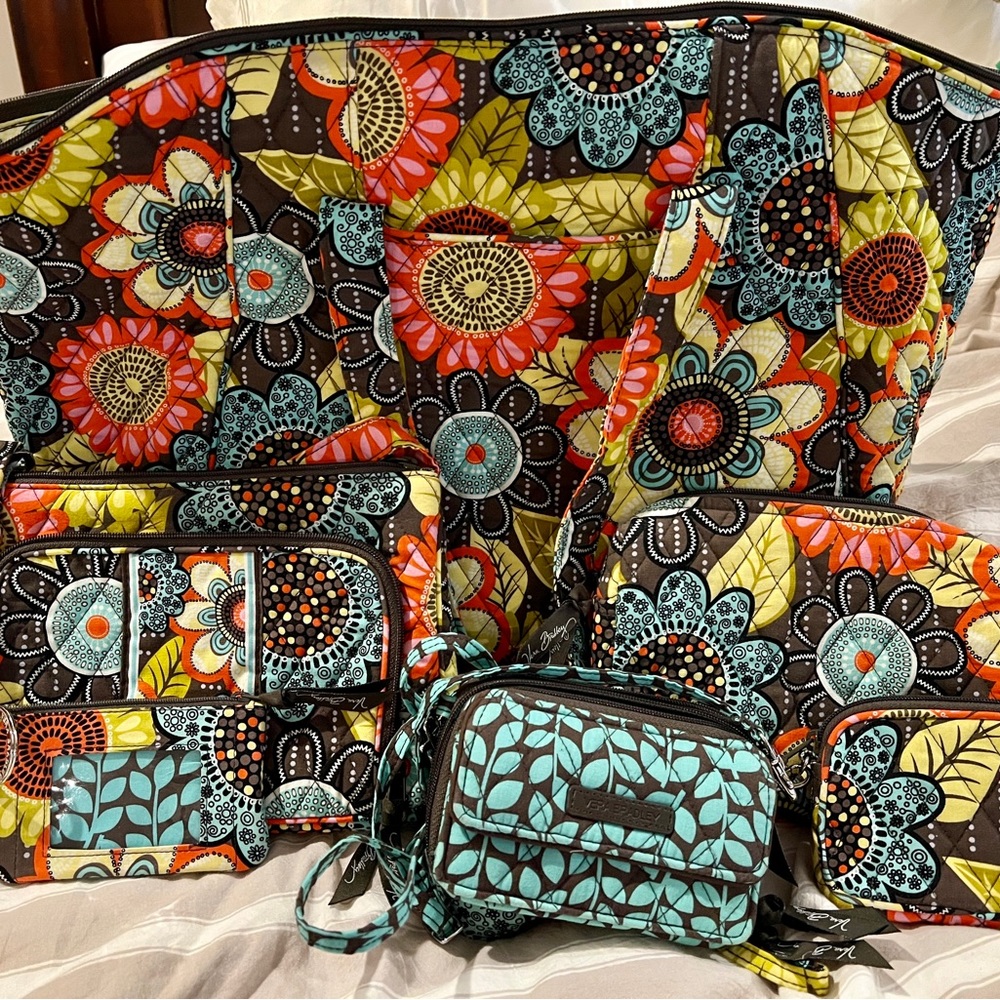 Vera Bradley 6 pc Matching Set, Retired Pattern: tote, 2 crossbodies, pouches